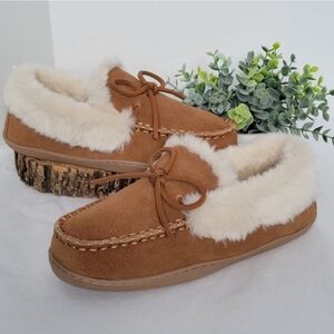 Clarks Suede Moccasin Slippers TAN size 7